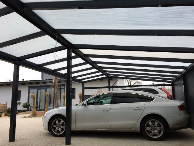 Jak ochránit auto před krupobitím a UV zářením