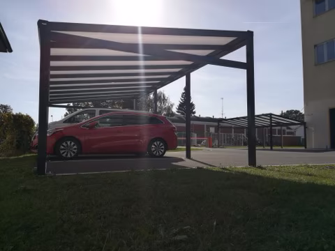 PROFI hliníkový přístřešek na auto, realizace 87