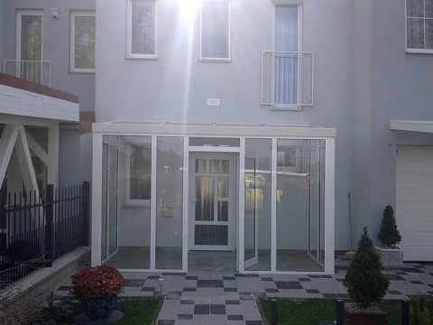 Hliníkový přístřešek nad dveře, realizace 4
