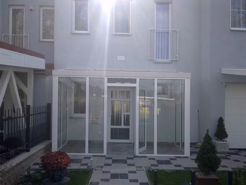 Hliníkový přístřešek nad dveře, realizace 13