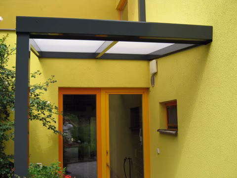 Hliníkový přístřešek nad dveře, realizace 25