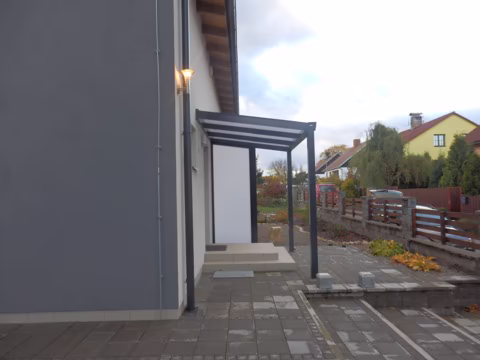 Hliníkový přístřešek nad dveře, realizace 50