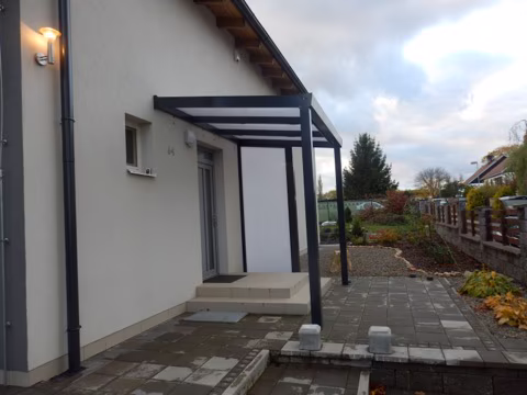 Hliníkový přístřešek nad dveře, realizace 51