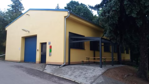Hliníkový přístřešek nad dveře, realizace 58