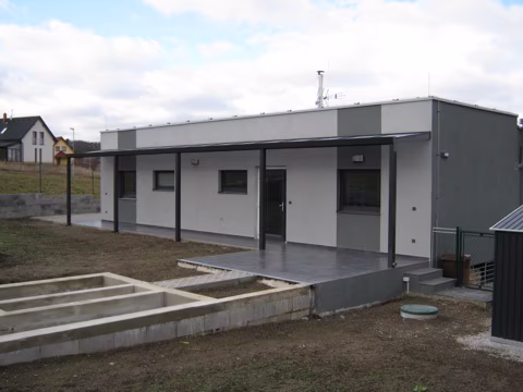 Hliníkový přístřešek nad dveře, realizace 66