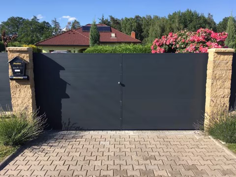 Plná plotová zástěna, realizace 6