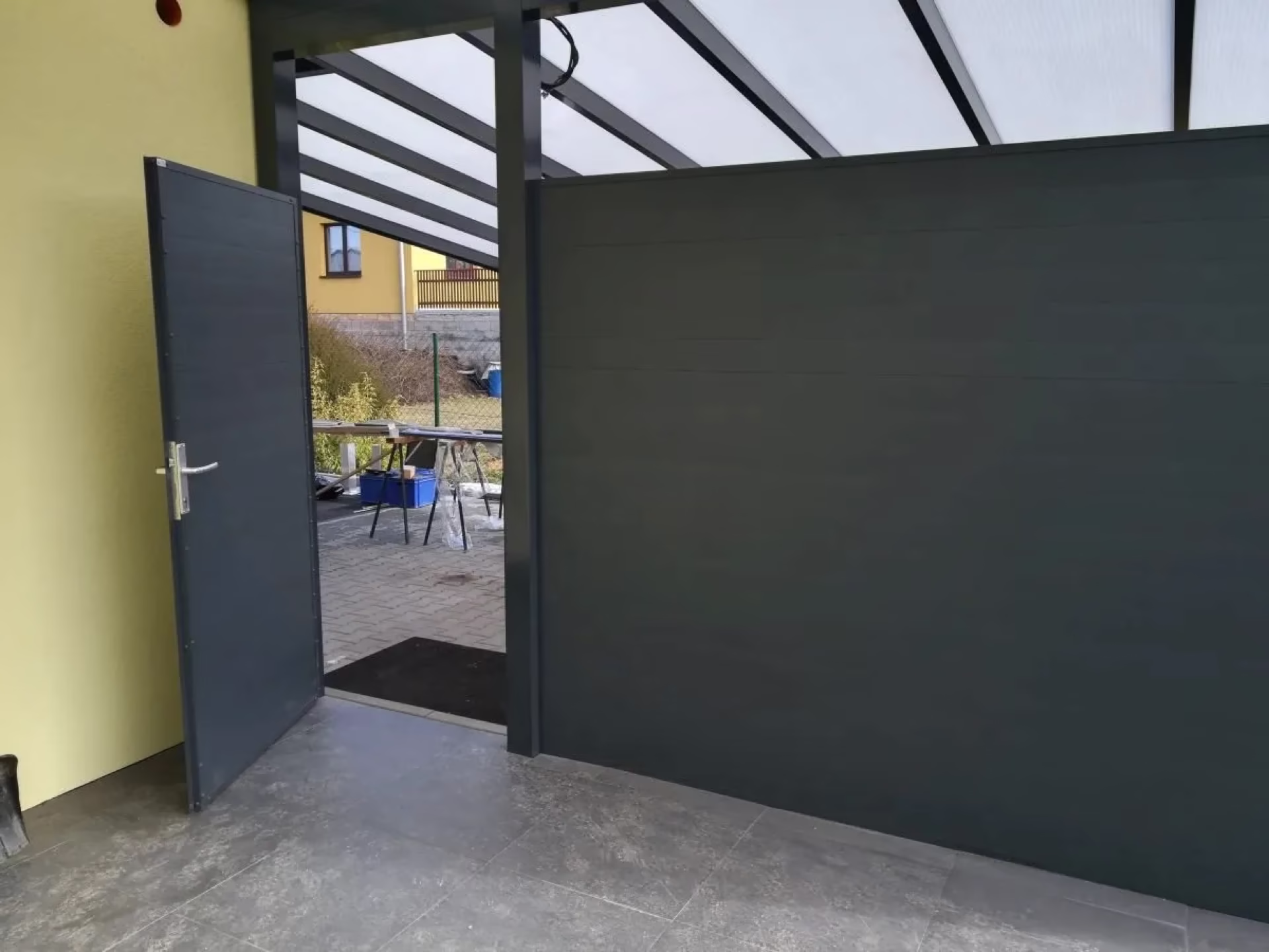 Hliníkový plot ALcentrum. Může plot přesně ladit s pergolou?
