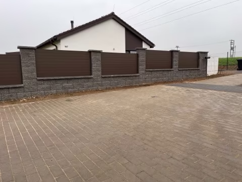 Plná plotová zástěna, realizace 24