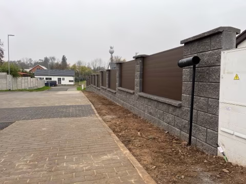 Plná plotová zástěna, realizace 28