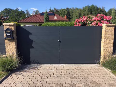 Hliníkový plot, realizace 106