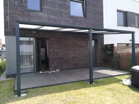 Hliníková pergola ECO od ALcentrum u rodinného domu, realizace 118