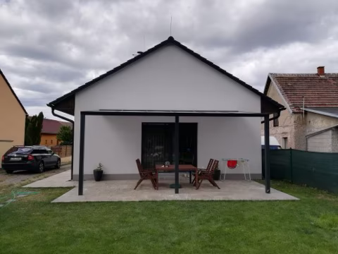 Hliníková pergola ECO od ALcentrum u rodinného domu, realizace 124