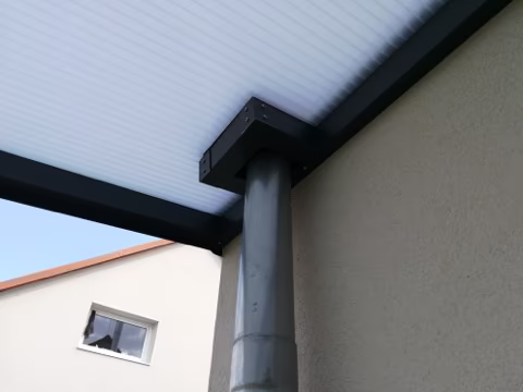 Hliníková pergola ECO od ALcentrum u rodinného domu, realizace 131