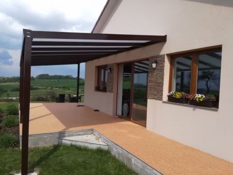 Hliníková pergola PROFI od ALcentrum nad terasou, realizace 498