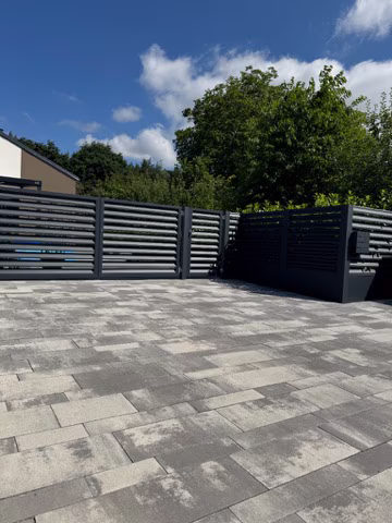 Hliníkový plot od ALcentrum u rodinného domu, realizace 178