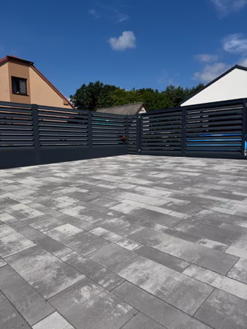 Hliníkový plot od ALcentrum u rodinného domu, realizace 179