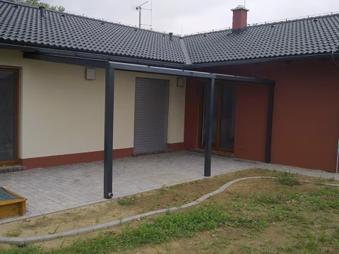 Hliníkový přístřešek na auto ECO od ALcentrum, realizace 2