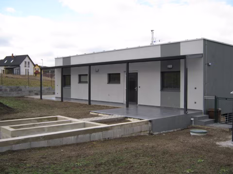 Hliníkový přístřešek nad dveře od ALcentrum, realizace 65