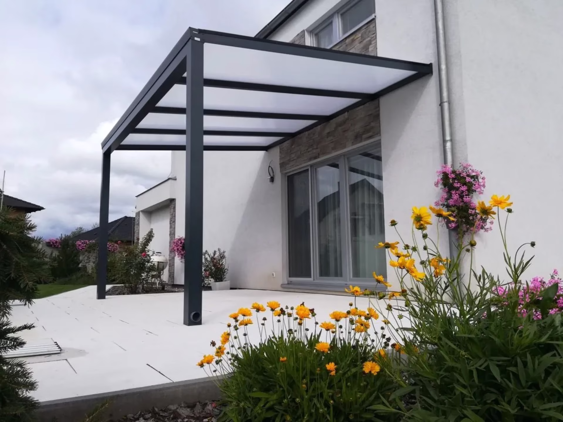 Hliníková pergola ALcentrum na české terase