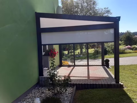 Stínění pro hliníkovou pergolu, realizace 1