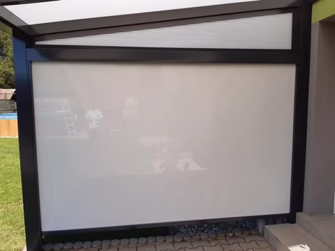 Stínění pro hliníkovou pergolu, realizace 15