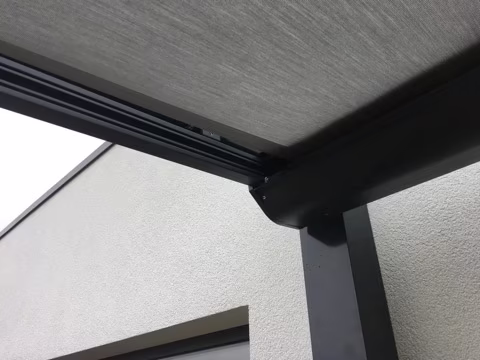 Stínění pro hliníkovou pergolu, realizace 25