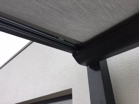 Stínění pro hliníkovou pergolu, realizace 70