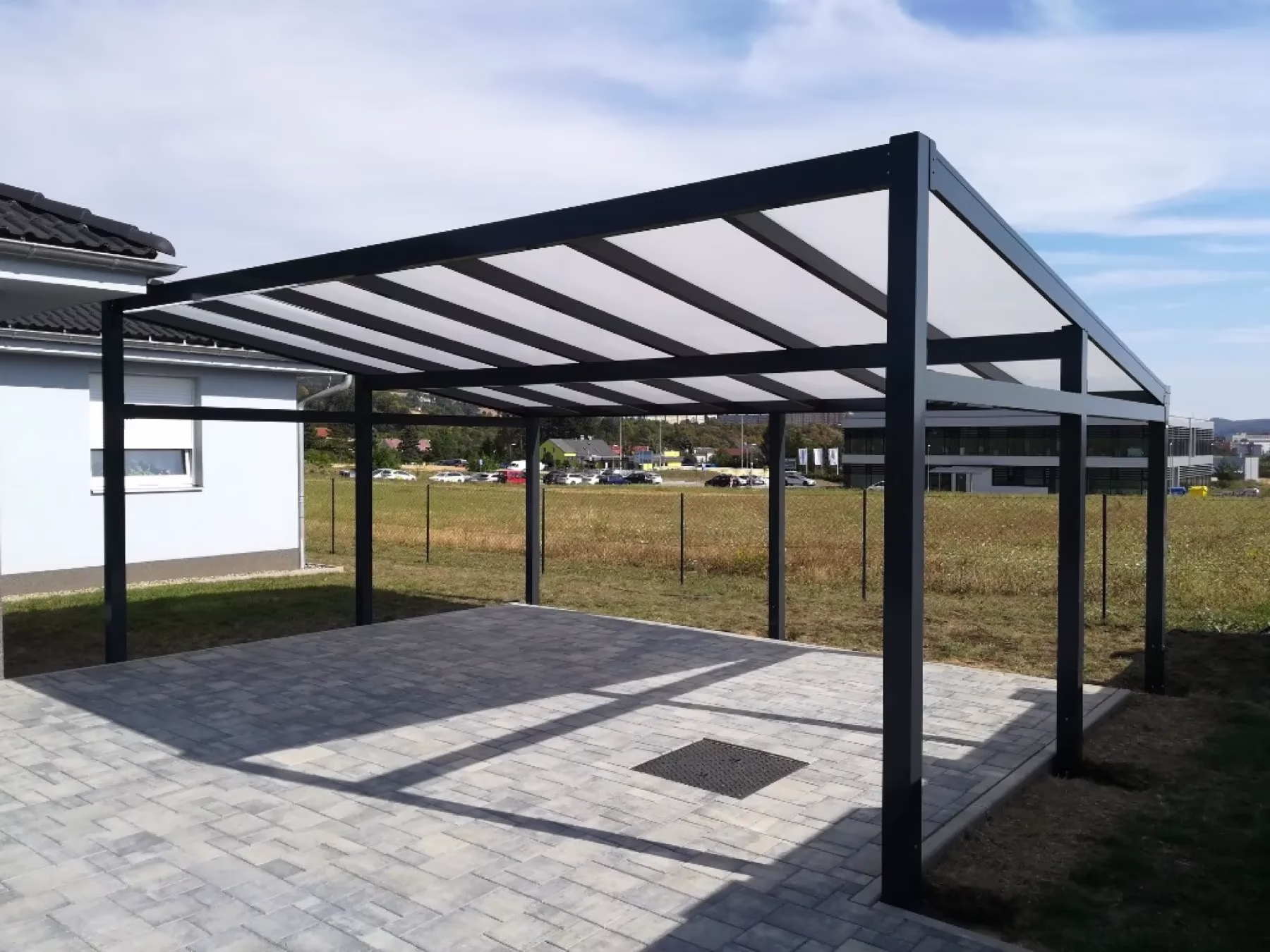 Hliníková pergola XL s prostorem na sport na terase